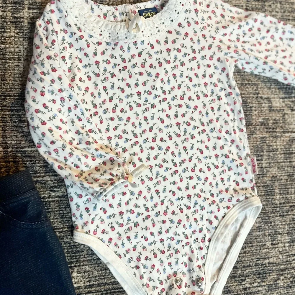 OshKosh B'gosh White Floral Long-Sleeve Bodysuit and Jegging Bundle - Picture 2 of 6